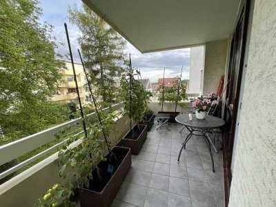 Schöne 2-Zimmer-Wohnung mit Balkon und EBK