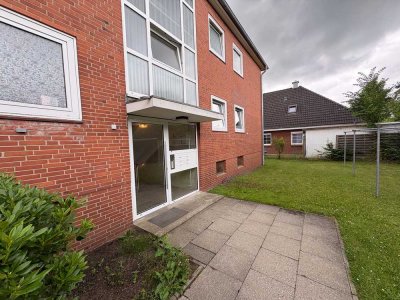 Vollständig renovierte 3-Raum-Wohnung mit Balkon und Einbauküche in Neumünster