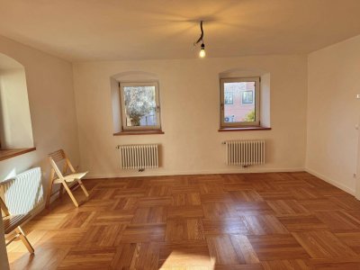 Bezaubernde, seenahe Garconniere mit Altbaucharme