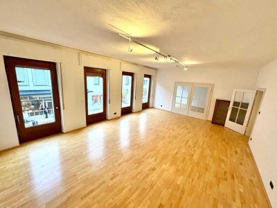 Lichtdurchflutete 3-ZKB Wohnung in zentraler Lage