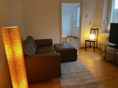 TRIER-SüD - Möbliertes  ruhiges 2 Zimmer -  Single-Apartment  mit  eingerichteter Pantry Küche