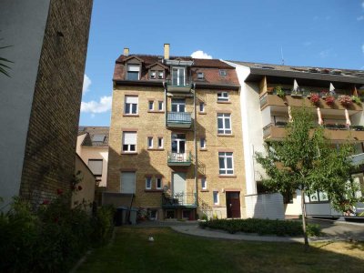 MA-Neckarau: Stilvolle Altbauwohnung mit Stellplatz in gesuchter Lage