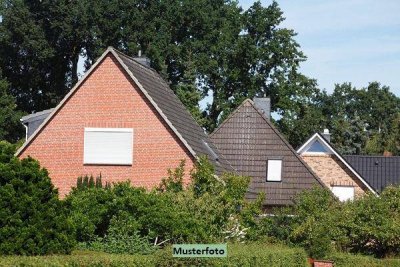 Einfamilienhaus mit Doppelgarage