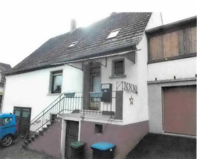 ZWANGSVERSTEIGERUNG: Einfamilienhaus