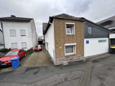 4-Zimmer-Haus in Erftstadt mit großem Garten und Anbau - direkt am See