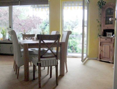 Großzügige Etagenwohnung 3RKDB, Balkon, Gäste-WC, 94m²!