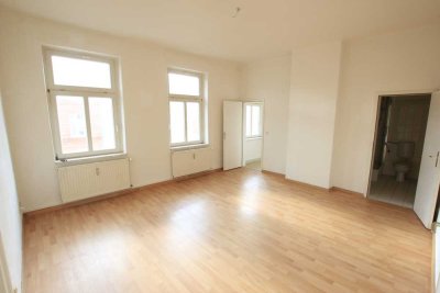 WOHNUNG mit EINBAUKÜCHE