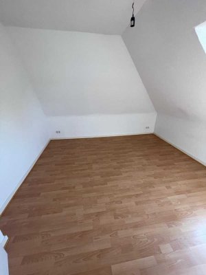 2 Zimner Dachgeschosswohnung mit Einbauküche in Brackwede