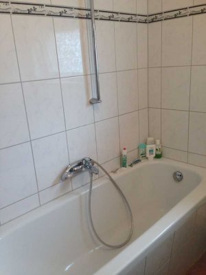 Ruhige Drei Zimmer Wohnung