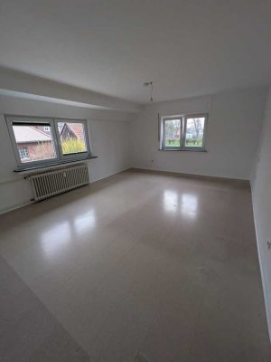 Wohnung im Obergeschoss in einem ehemaligen Bauernhaus zu vermieten!