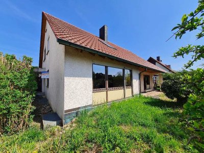 Großzügiges 1 - 2 Familienhaus in begehrter Lage - bereits frei!