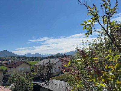 ZWEITWOHNSITZ: Sonnige 3,5-Zimmer-Terrassenwohnung mit traumhaften Panoramablick ins Salzkammergut