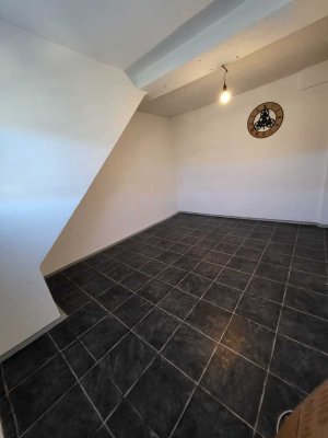 Schöne 2-Zimmer-Dachgeschosswohnung in Ludwigshafen
