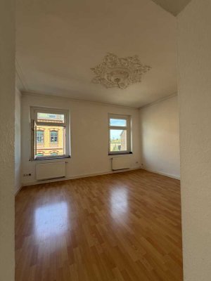 Gemütliche 2 Zimmer Wohnung mit Duschbad und EBK in Volmerswerth