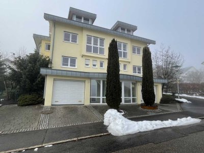 Gepflegte DHH mit 6 Zimmern in Freudenstadt