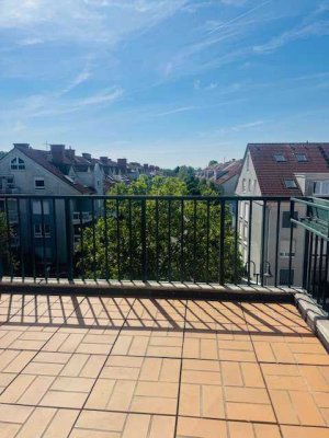 Schöner Wohnen in Ihrer Traumwohnung mit Kamin und Terrasse über den Dächern von Frankfurt