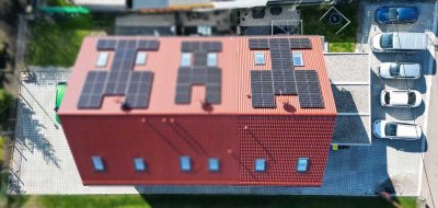 Neubau von 2023 - Reihenendhaus mit Einzelgarage und Stellplatz - PV und Speicher - TOP-Modern !