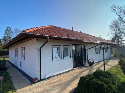 Charmanter Bungalow mit Pool in ruhiger Lage von Klein-Wanzleben