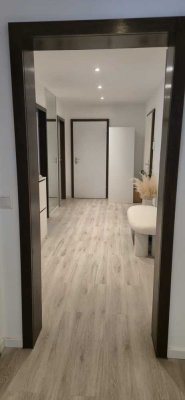 Attraktive 3-Zimmer-Wohnung mit gehobener Innenausstattung mit Balkon in Krefeld
