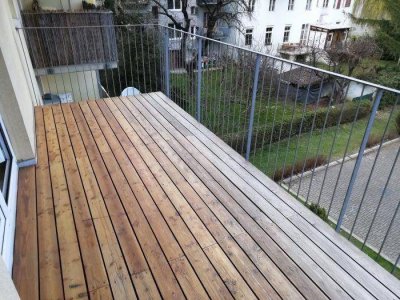 Ruhiger 2 ZIMMER-NEUBAU + großer Balkon 11m² + Einbauküche + Bad mit Wanne + extra WC + Lift!