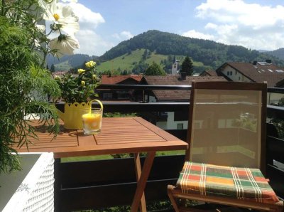 Ferienwohnsitz in Oberstaufen, möblierte 2-Zimmer-Whg. zentrumsnah, ruhig, sonnig, Aussicht, Garage