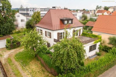 Historisches Zweifamilienhaus mit Entwicklungspotenzial und weitläufigem Grundstück in Mengen