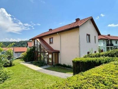 Romantische 2-Zimmer-Wohnung mit Küche, Kaminanschluss und Balkon - geförderte Miete ODER geförderte Miete mit Kaufoption - 2 Zimmer