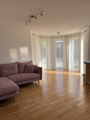 Helle 2-Zimmer-Wohnung und Einbauküche in Hennef