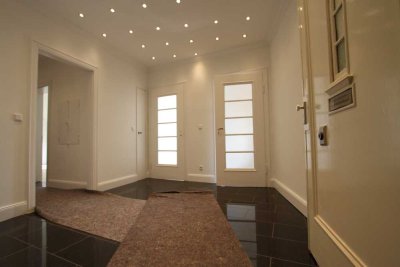 Im Herzen von Kleefeld, sanierte 4-Zimmer-Traumwohnung mit kleinem Balkon.