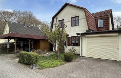 2 Vollgeschosse: Doppelhaushälfte mit Garage am Waldrand in Eldena
