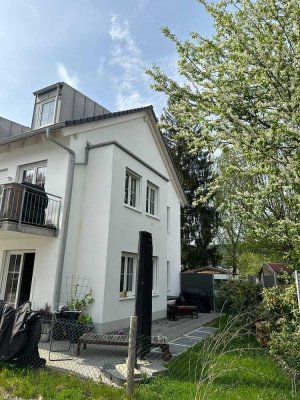 Großzügige "Haus-in-Haus"-Wohnung mit Terr. & Garten, ruhige Lage, provisionsfrei, sofort verfügbar