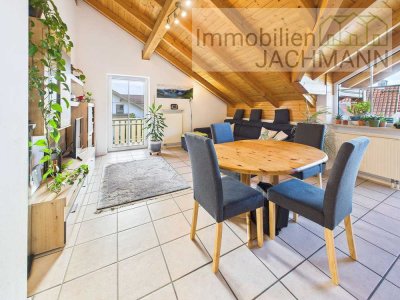 Sonnige 3-Zimmer-Dachgeschosswohnung mit zwei Balkonen in ruhiger Wohnlage in 94327 Furth bei Bogen