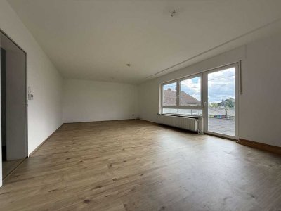 Selbst einziehen ( ca. 119 m2), drei Mieter zahlen mit - 4-Parteienhaus inkl. Garagen in Meinborn