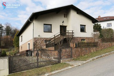 Einfamilienhaus mit eingezäuntem Garten und Garage in absoluter Ruhelage am Waldesrand