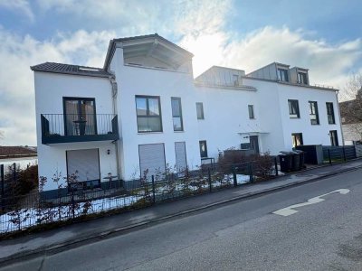 Neuw.  helle 1-Zi Whg. mit sonnigem Balkon und EBK v. PRIVAT