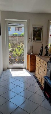 Schöne gepflegte 1-Zi.-Wohnung mit eigener Terrasse, hell sonnig, ruhig, EBK, Kellerraum
