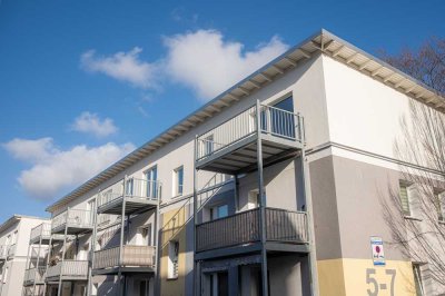 Helle 2-Zimmer-Dachgeschosswohnung mit offener Küche & Balkon – sofort bezugsfertig