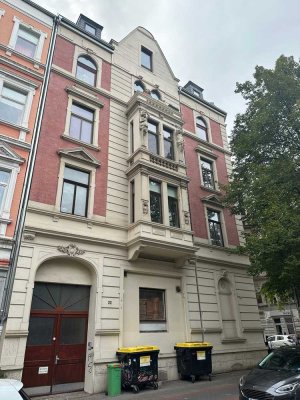 Großzügige 5-Zimmer Wohnung mit 142 m² in Uni Nähe (WG Geeignet)