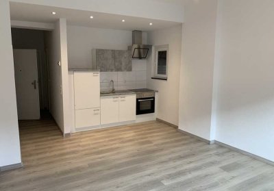 Moderne Erdgeschosswohnung mit Einbauküche
