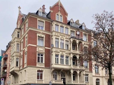 Charmante 3-Zimmer Dachgeschosswohnung in Wiesbaden (Rheingauviertel, Hollerborn)