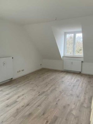 Sehr Schöne 2-Zimmerwohnung mit Balkon in ruhiger Lage