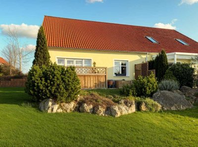 „Seniorenwohnsitz Lindenhöfe: Charmante Doppelhaushälfte in Pottenstein für gehobene Ansprüche“