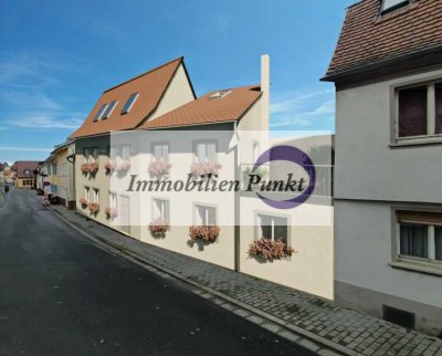 SANIERTES STADTHAUS IM HISTORISCHEN ORTSKERN NACH IHREN WÜNSCHEN NEU ERRICHTET!