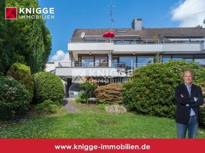 +++ 3284 - Schönes Zweifamilienhaus mit Schwimmhalle in Panorama-Lage in Odenthal-Küchenberg +++