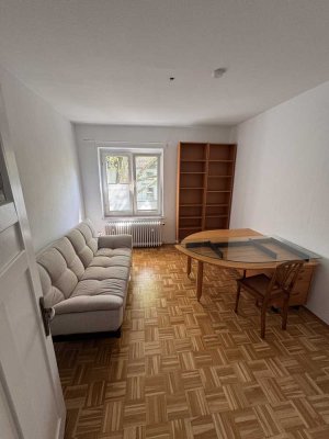 Charmante möblierte 3-Zi.-Wohnung mit Balkon & Einbauküche in gepflegtem Zustand