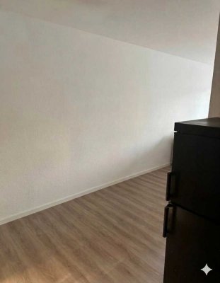 Mit Balkon: 1 Zimmer Wohnung in Eversten (Bilder auf Anfrage)