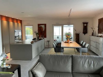 Penthouse-Wohnung, komplette 2. Etage