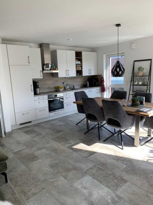 Hübsche neuwertige 2,5-Raum-Wohnung mit luxuriöser Innenausstattung und EBK in Toplage Loxstedt