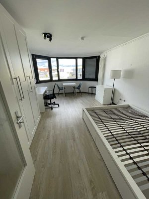 Saniertes und möbliertes Apartment mitten in der Stadt