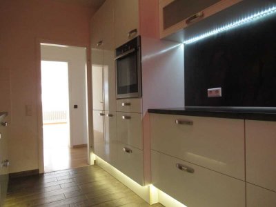 3-Zi.- Whg. mit Garage, EBK und Loggia. Prima Lage in Stöcken.